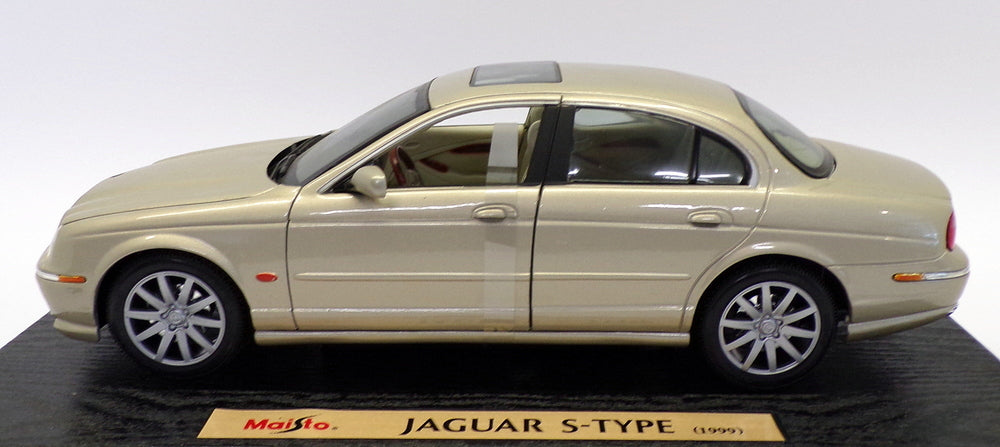 Maisto 1/18 Scale Model Car 31865 - 1999 Jaguar S-Type - Gold