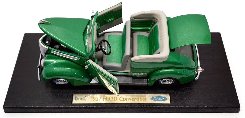 Road Signature 1/18 Scale Model Car 92238 - 1937 Ford Convertible - Met Green