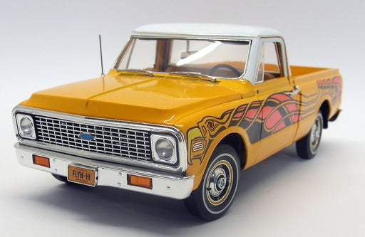 Highway 61 1/18 Scale - 50879 Chevy Fleetside Pickup Yellow Eagle