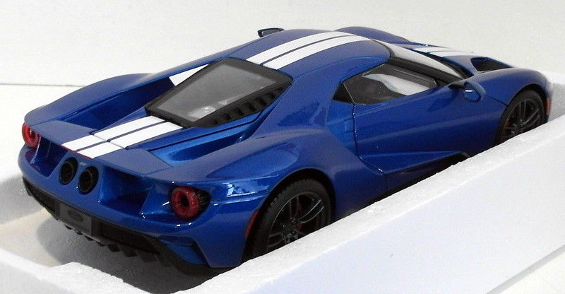 Maisto 1/18 Scale Diecast 38134 - 2017 Ford GT - Blue