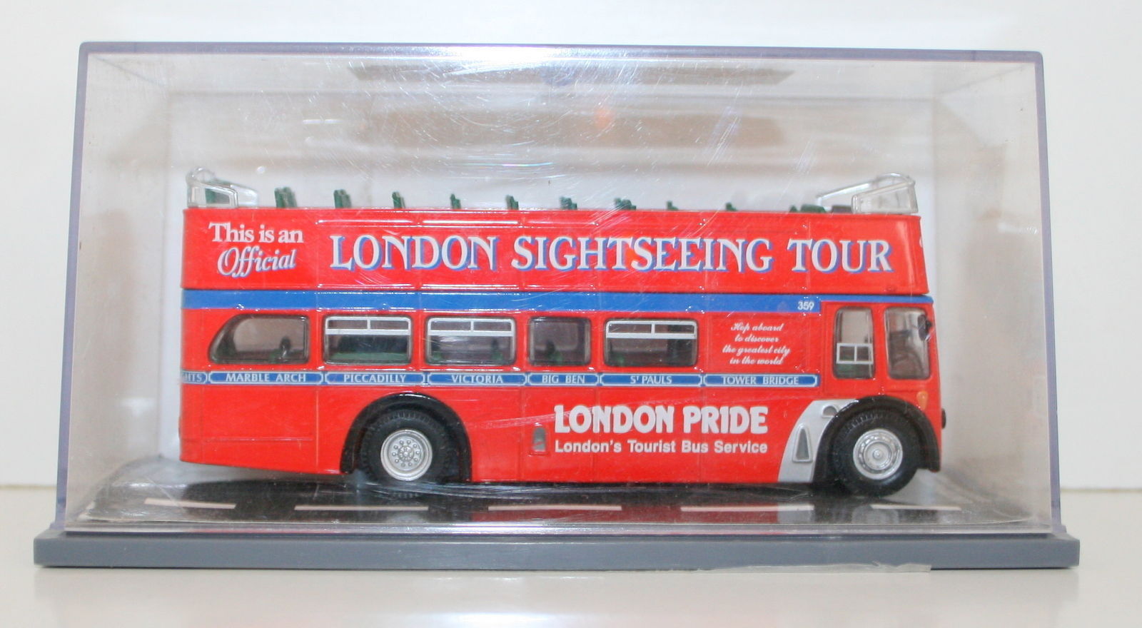 CORGI 1/76 OM41903 LEYLAND PD3 QUEEN MARY LONDON PRIDE