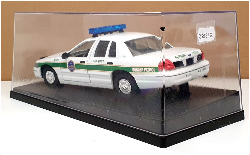 Classic Metal Works 1/24 Scale 23822X - Ford Crown Victoria - US Border Patrol