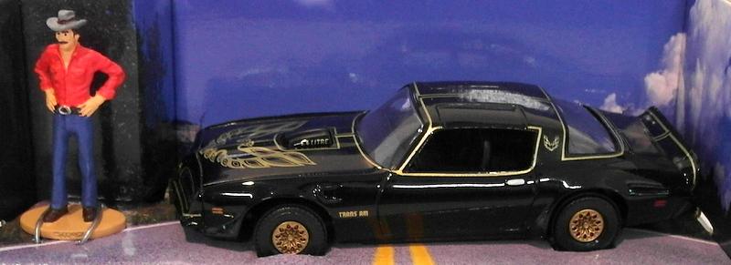 Corgi 1/36 Scale CC54508 - Pontiac Firebird & Resin Figure - Smokey & The Bandit