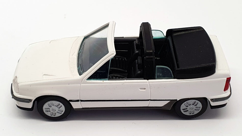 Gama Mini 1/43 Scale Diecast 1135 - Opel Kadette GSi Cabrio - White