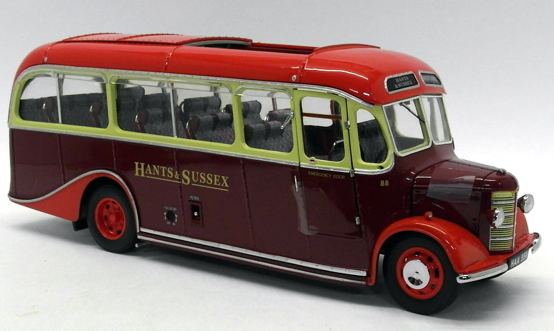 Sunstar 1/24 Scale - 5004 Bedford OB Duple Vista Coach HAA 558 Hants & Sussex