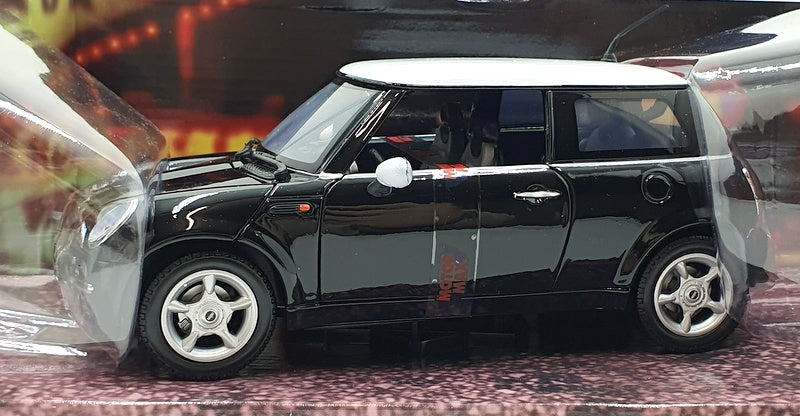 Motormax 1/18 Scale - 73114 - MINI Cooper - Black/white