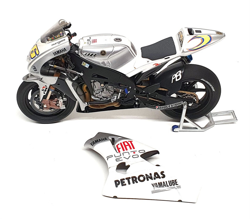 Minichamps 1/12 Scale 122 093146 Honda RC211V MotoGP 2009 Valentino Rossi