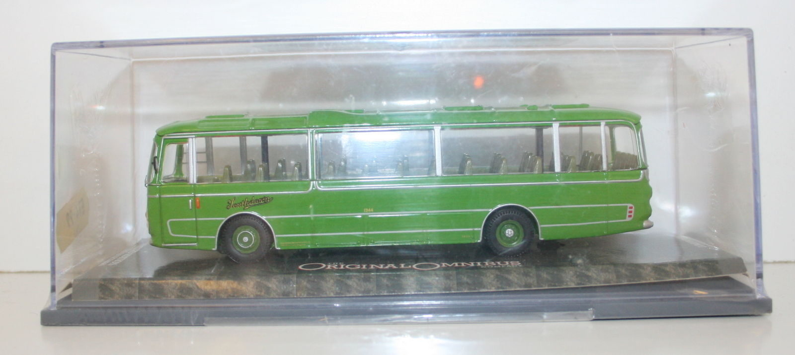 Corgi 1/76 OM42408 Leyland Leopard Southdown Motor SVCS