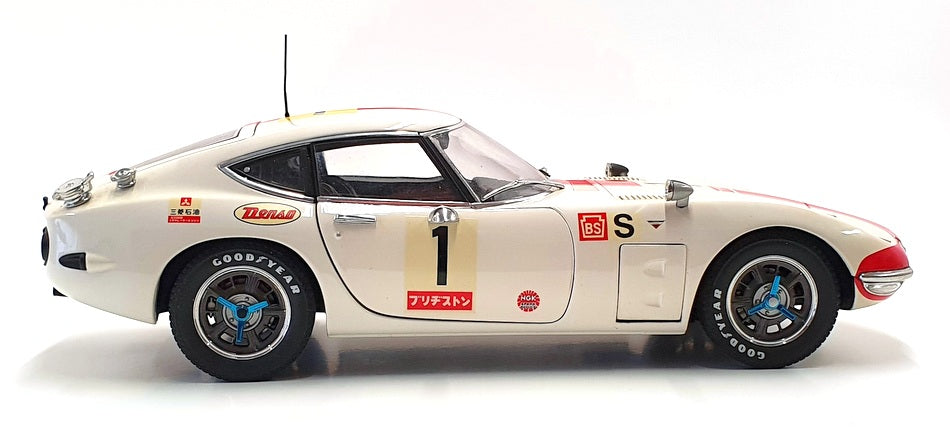 Autoart 1/18 Scale 86715 - Toyota 2000 GT #1 24Hrs Fuji 1967 - White/Red