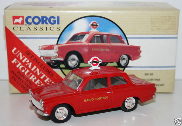 CORGI 1/43 SCALE - 98165 - FORD CORTINA - LONDON TRANSPORT