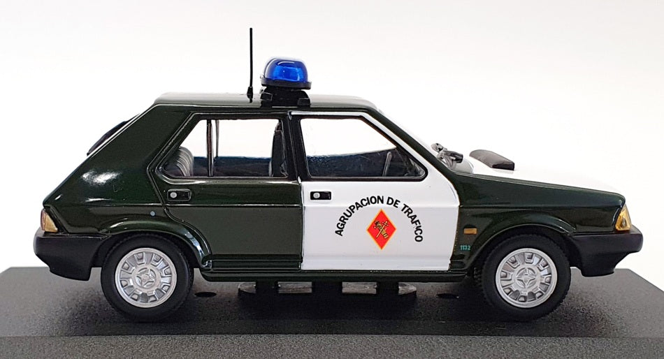 Altaya 1/43 Scale 14921F - 1984 Seat Ronda Guardia Civil Police - Green/White