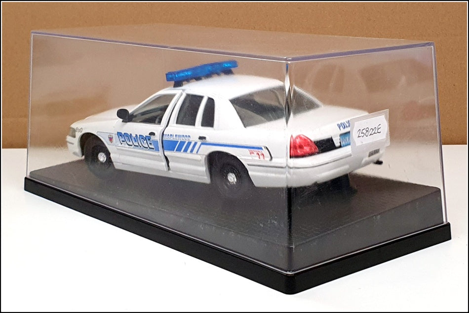 Classic Metal Works 1/24 Scale 25822E - Ford Crown Victoria Police Mayplewood