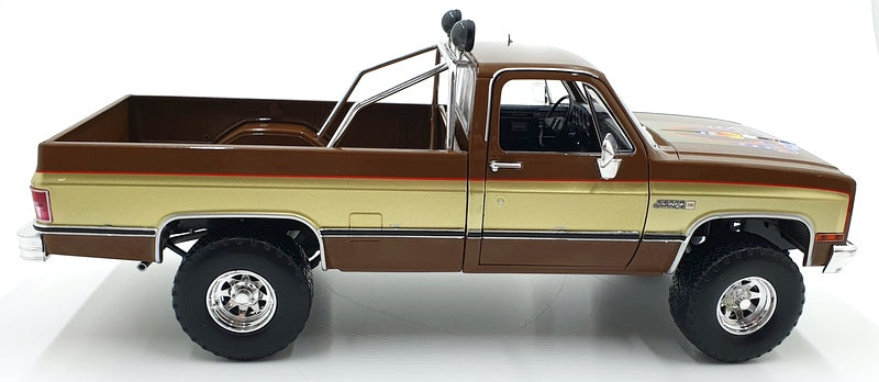 Greenlight 1/18 Scale 13560 - 1982 GMC K-250 Sierra Grande Lee Majors Fall Guy