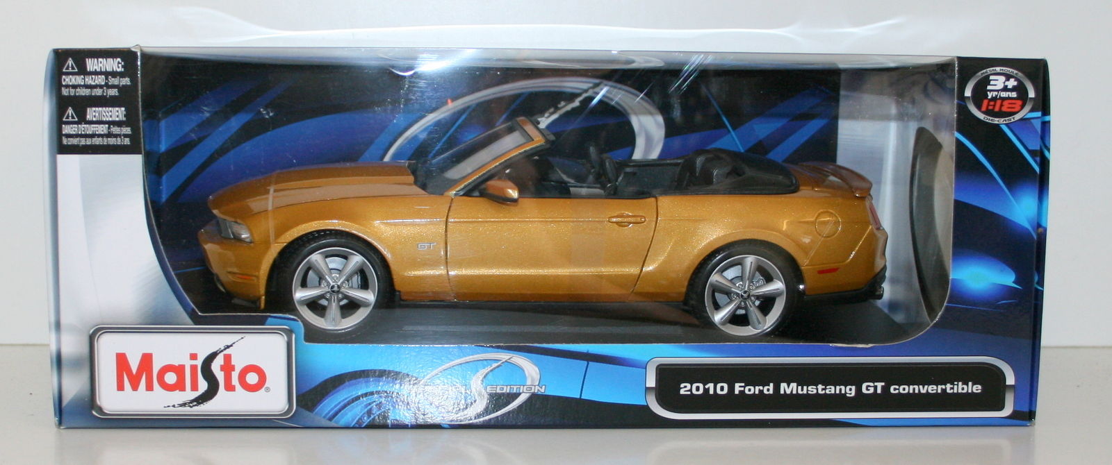 MAISTO 1/18 31158 2010 FORD MUSTANG GT CONV - GOLD