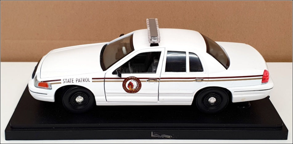 Classic Metal Works 1/24 Scale 25822J - Ford Crown Victoria Police - N. Dakota