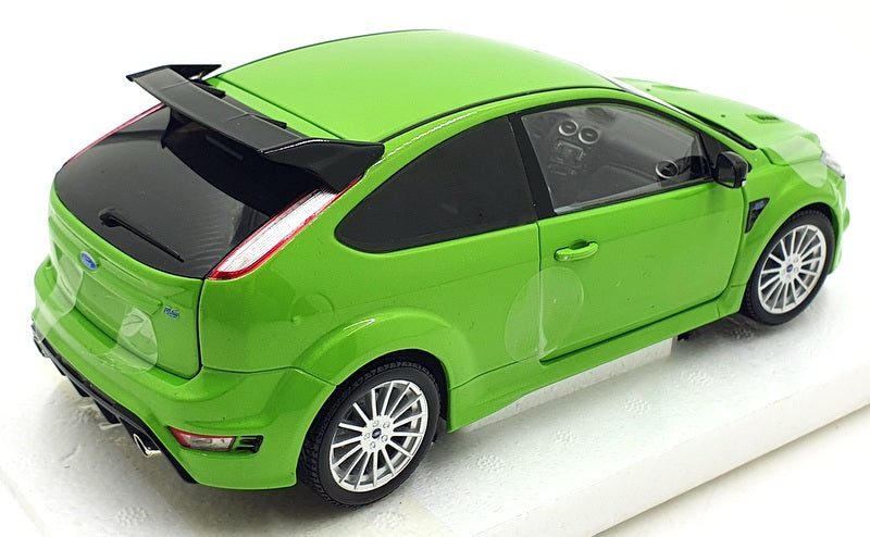 Minichamps 1/18 Scale Diecast 100 080001 - Ford Focus RS 2010 - Met Green