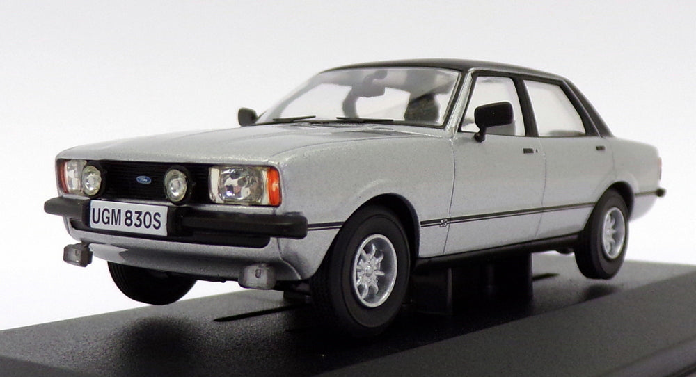 Vanguards 1/43 Scale Model Car VA11912 - Ford Cortina Mk4 - Strato Silver