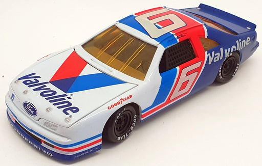 Revell 1/24 Scale 8694 - Stock Car Ford #6 Valvoline Thunderbird Nascar - White