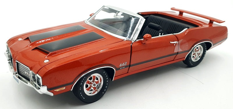 Acme 1/18 Scale Diecast A1805624 - 1972 Oldsmobile 442 W-30 - Flame Orange