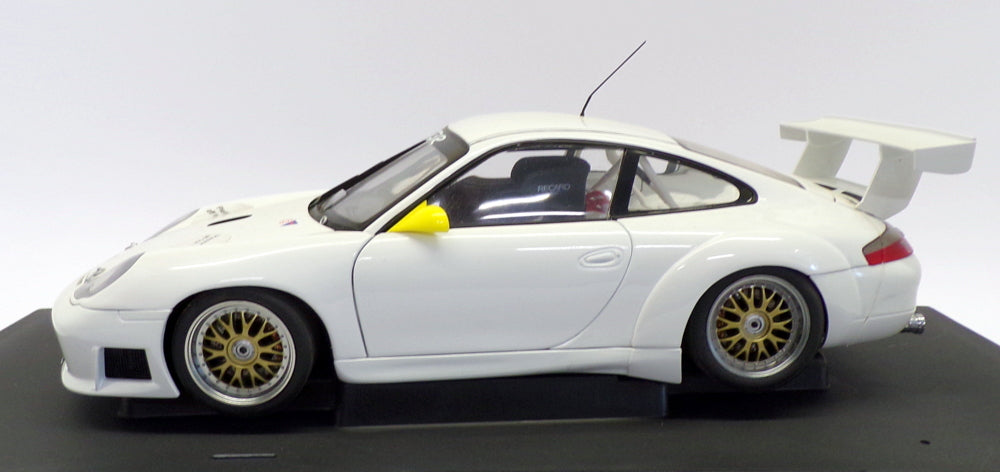 Autoart 1/18 Scale Model Car 77821 - Porsche 911 GT3R - White