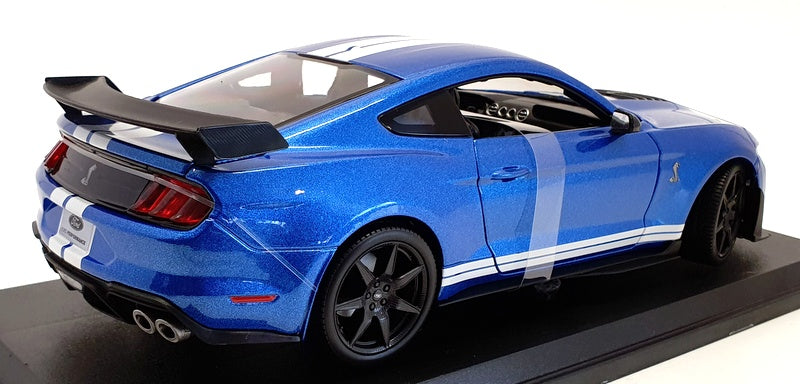 Maisto 1/18 Scale Model Car 46629 - 2020 Mustang Shelby GT500 - Blue