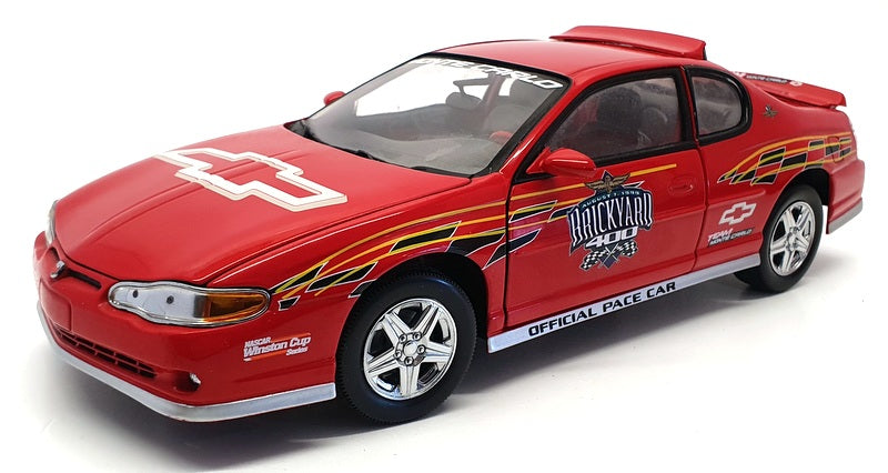 Sun Star 1/18 Scale Model Car 1971 - 2000 Chevrolet Monte Carlo Pace Car