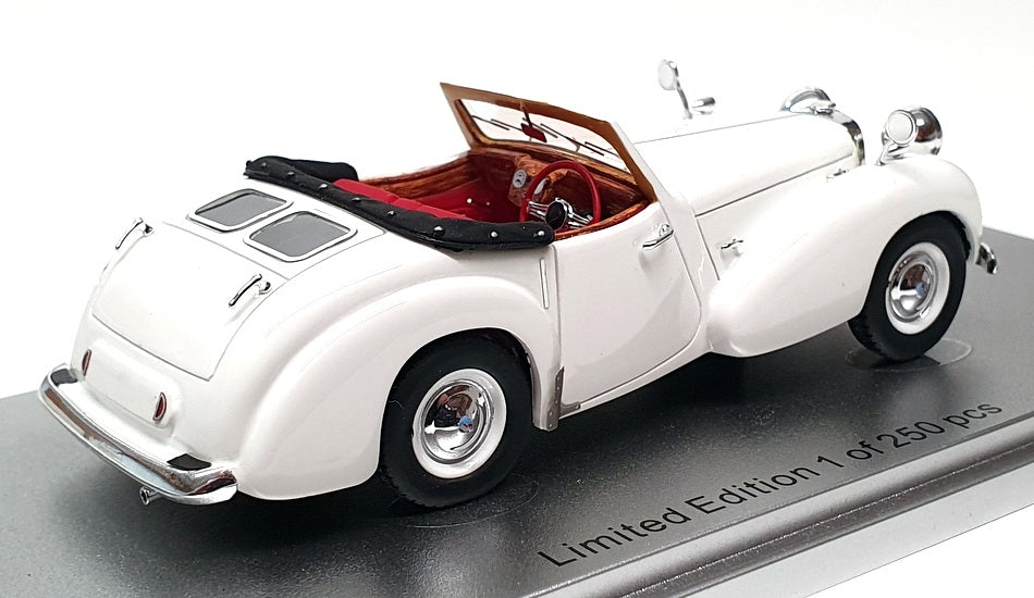 Kess 1/43 Scale Resin KE43057002 - 1949 Triumph Roadster Open - White