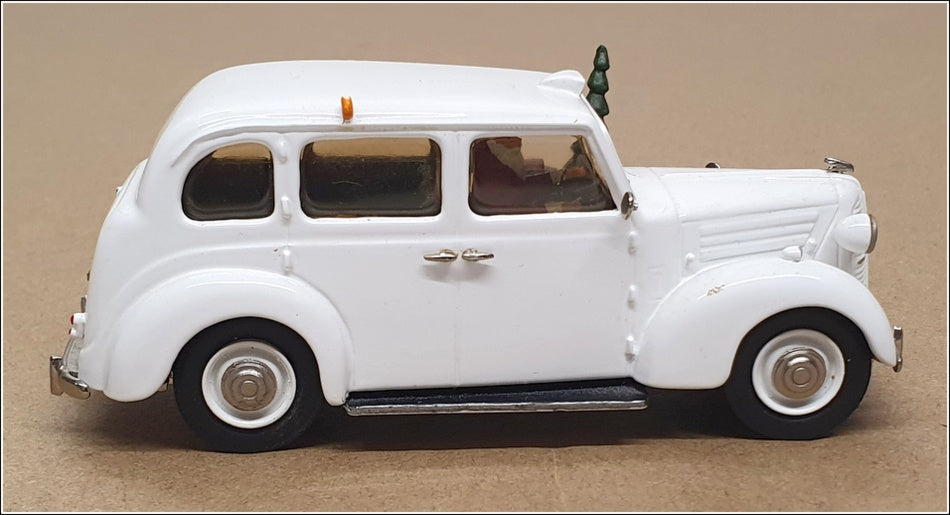 Model Road Replicas 1/43 Scale MRR1B - 1958 Austin FX3D Christmas Taxi - White