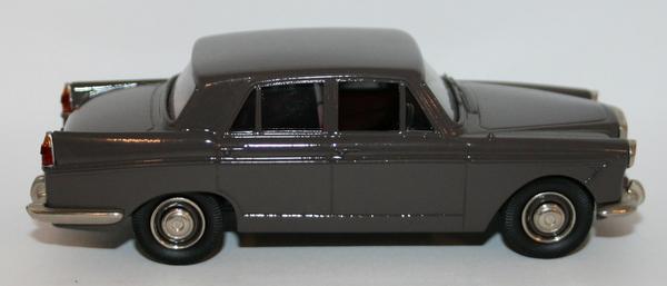 Lansdowne Models 1/43 Scale LDM6A - 1961 Wolseley Saloon - Taupe Mushroom