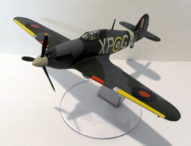 Corgi 1/72 Scale diecast AA32001 Hawker Hurricane MkII BE421 174 Sqn