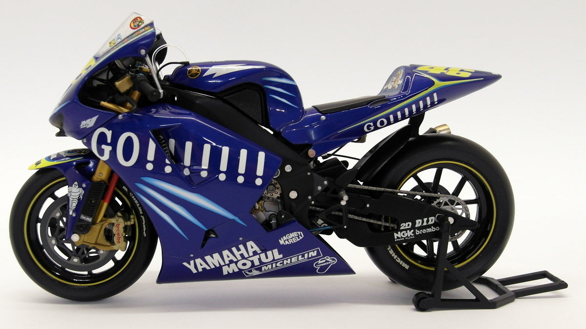 Minichamps 1/12 Scale Diecast 122 043046 Yamaha YZR-M1 Moto GP 2004 Rossi GO!!!!