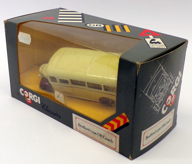 Corgi 1/50 Scale Q949/22 - Bedford OB Coach Boultons - Cream