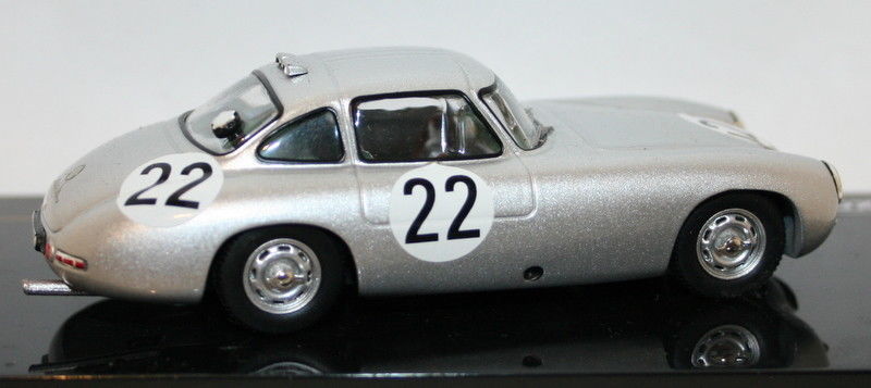 Ixo 1/43 Scale - LMC099 - Mercedes 300SL #22 Le Mans 1952 Kling / Klenk