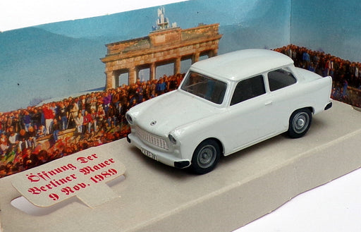 Vitesse 1/43 Scale Model Car V06400W - Trabant Der Trabi - White