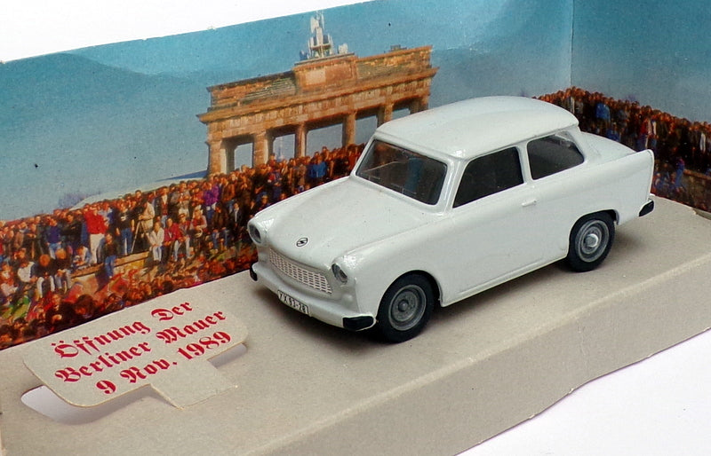 Vitesse 1/43 Scale Model Car V06400W - Trabant Der Trabi - White