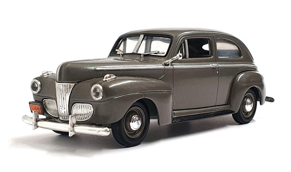 Unknown Brand 1/43 Scale Diecast UKN01G - 1941 Ford Tudor - Grey