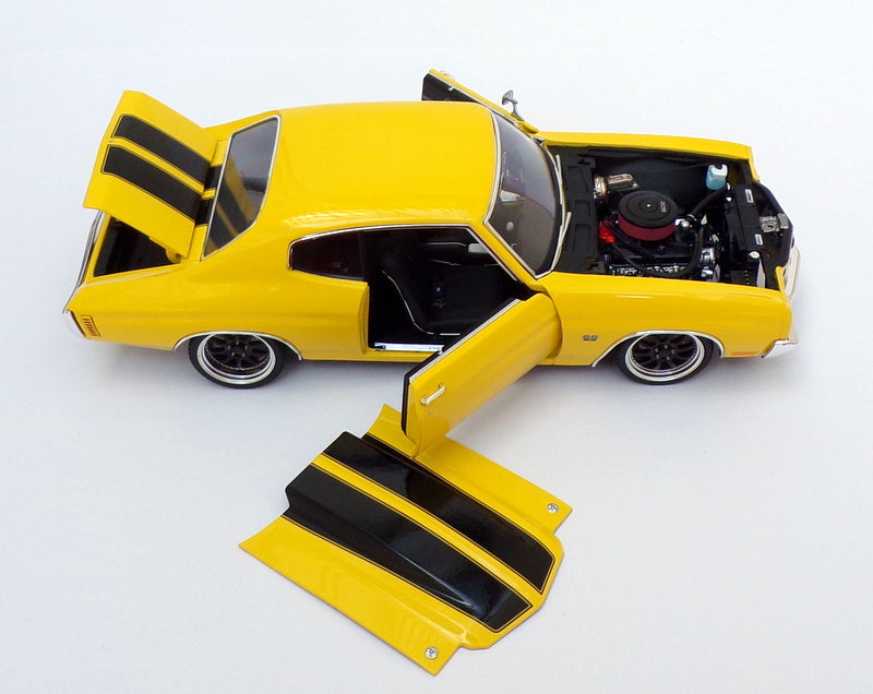 ACME 1/18 Scale A1805515 - 1970 Chevrolet Chevelle Street Fighter Yellow/Black