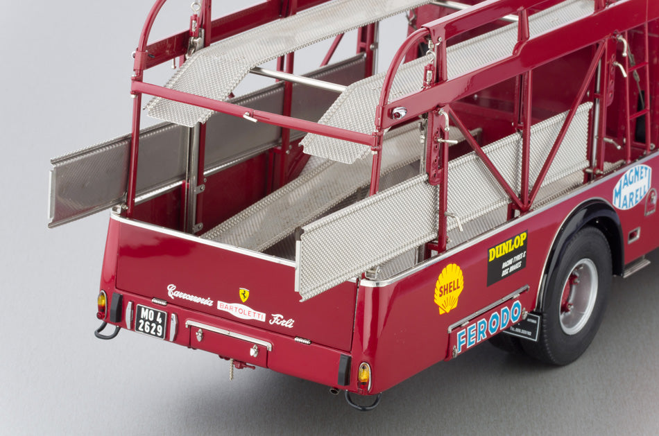 CMC 1/18 Scale M-084 - Ferrari RennTransporter Typ Fiat 642 RN2 Bartoletti 1957