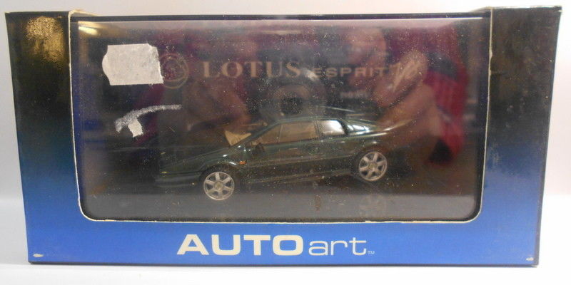 AutoArt 1/43 Scale Diecast AA55404 LOTUS ESPIRIT V8 1996 RACING GREEN