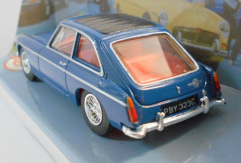 Dinky 1/43 Scale Diecast Model DY-3 MGB GT 1965 BLUE