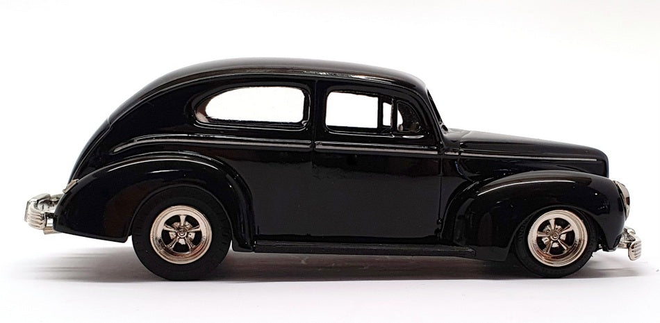 Design Studio 1/43 Scale DS-117 - 1940 Ford 2Dr Street Rod - Black