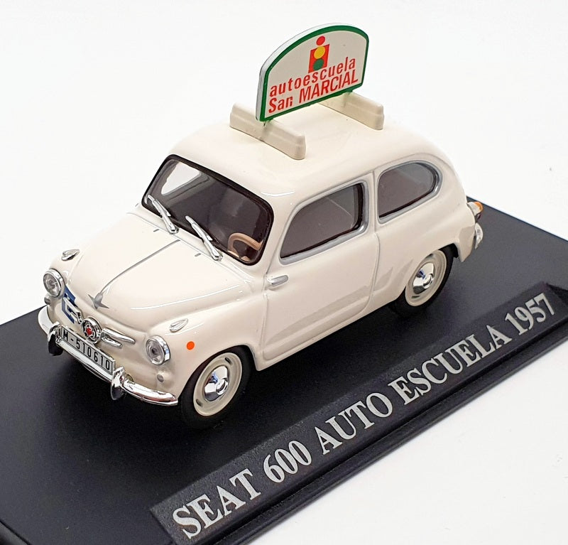 Altaya 1/43 Scale Diecast IR083 - 1957 Seat 600 Auto Escuela - White