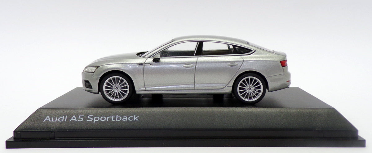 Spark 1/43 Scale 501.16.050.31 - Audi A5 Sportback - Florett Silver