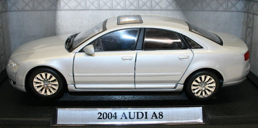 Motormax 1/18 Scale Metal Model Car 73149 - Audi A8 2004 - Silver