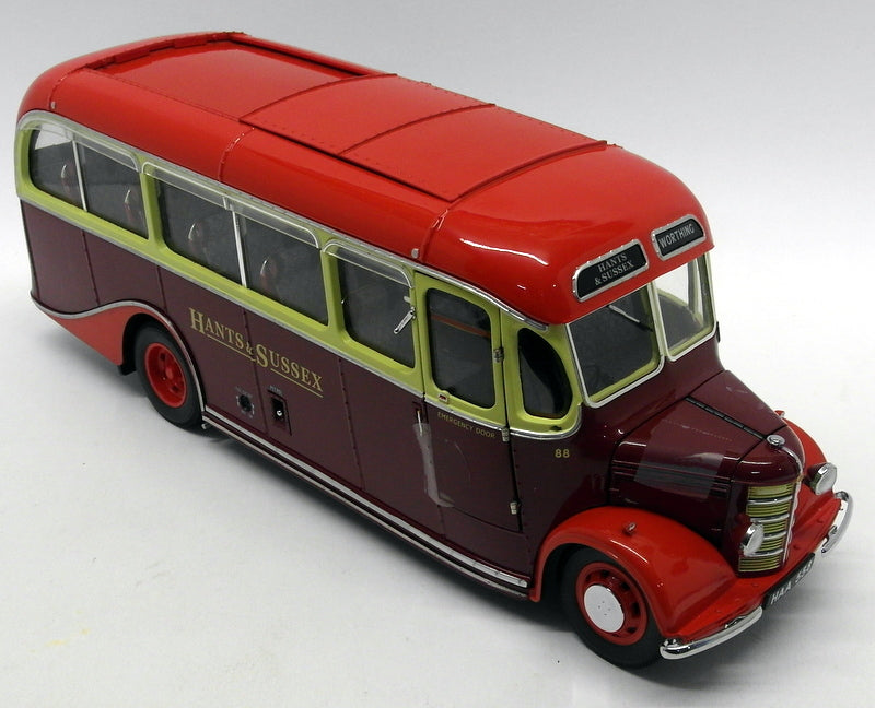 Sunstar 1/24 Scale - 5004 Bedford OB Duple Vista Coach HAA 558 Hants & Sussex