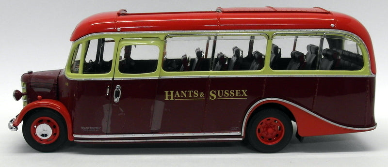 Sunstar 1/24 Scale - 5004 Bedford OB Duple Vista Coach HAA 558 Hants & Sussex