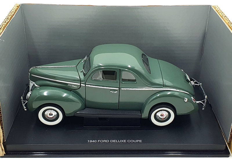 Eagle 1/18 Scale Diecast 3816 - 1940 Ford Deluxe Coupe - Olive Green